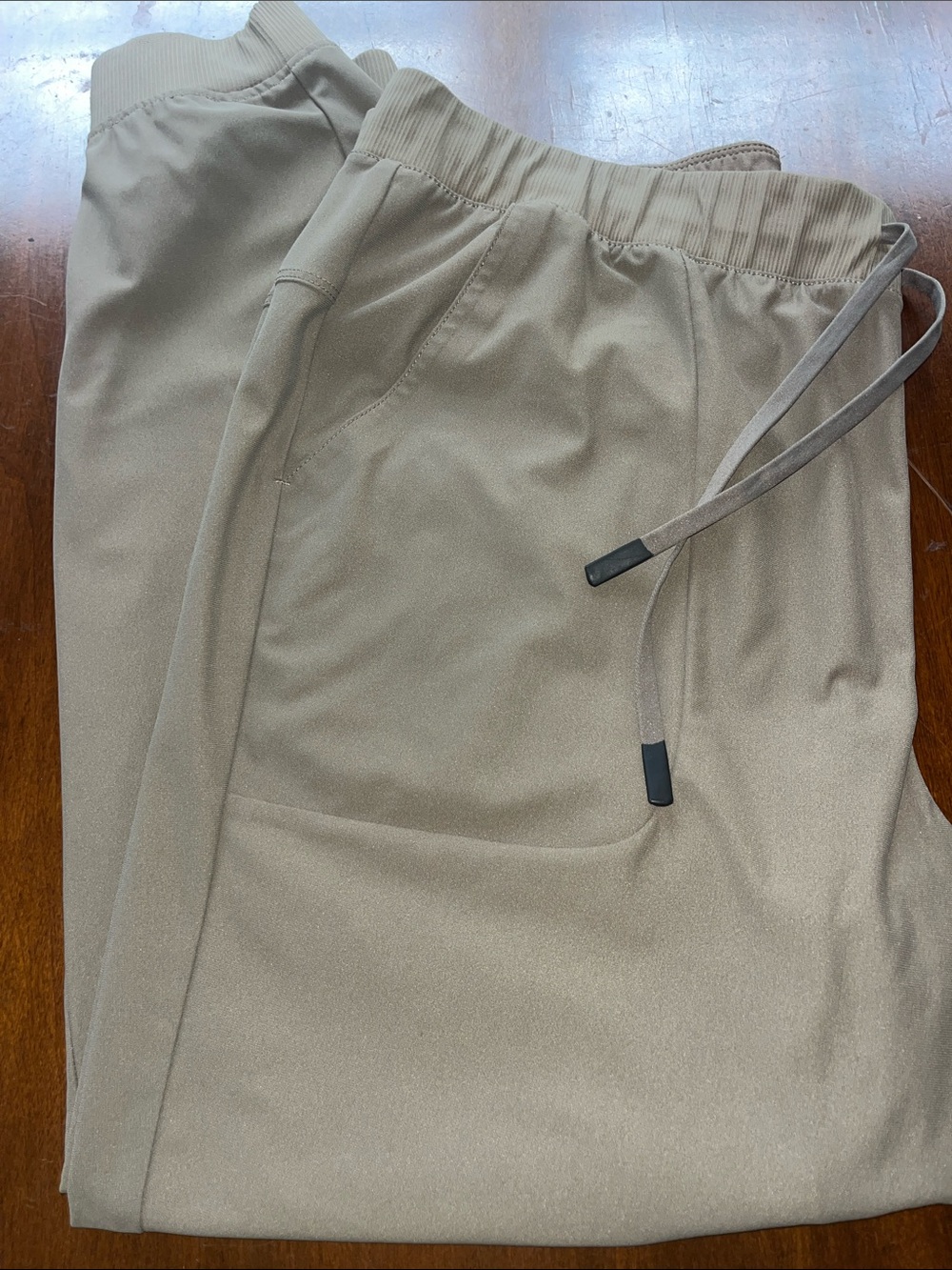 Vuori Men's Joggers in Taupe Beige